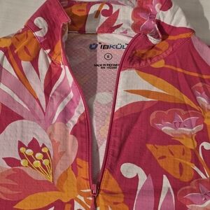 IBKUL Vibrant Pink and Orange Floral Short Sleeve Golf Activewear Top Small